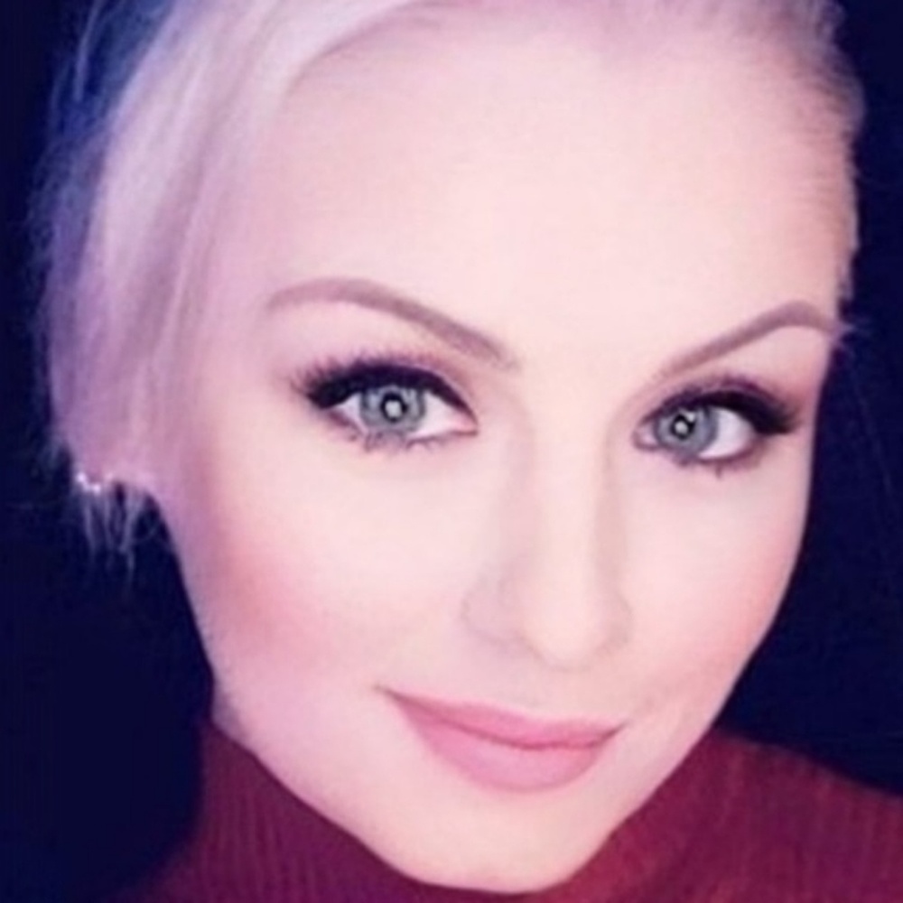 Meet your Posher, Dayna